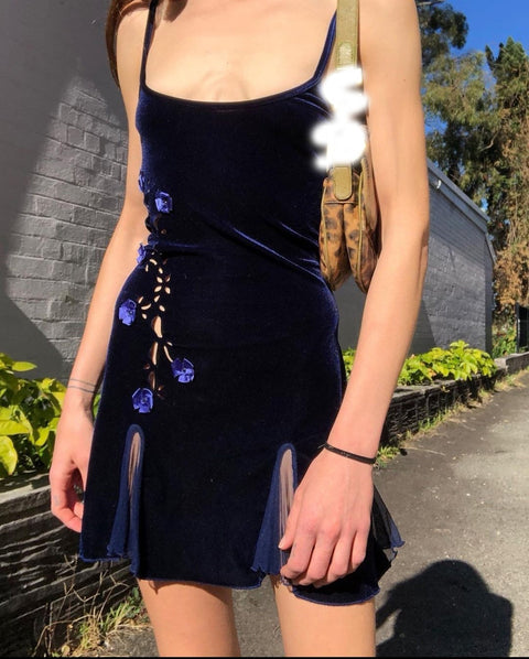 The Velvet Dress Is Small With A Small Hong Kong Flavor And Retro Design